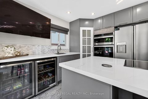 Photo 6 at 481 Camelot Drive W, Eastdale, Oshawa