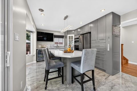 Photo 7 at 481 Camelot Drive W, Eastdale, Oshawa