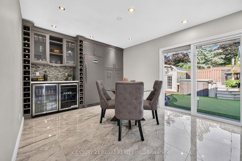 Photo 11 at 481 Camelot Drive W, Eastdale, Oshawa