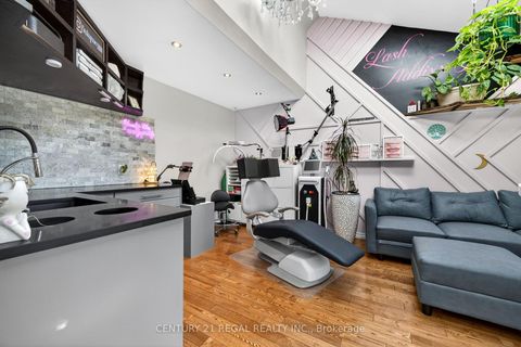 Photo 13 at 481 Camelot Drive W, Eastdale, Oshawa