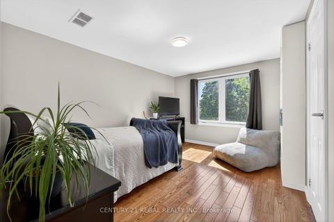 Photo 21 at 481 Camelot Drive W, Eastdale, Oshawa
