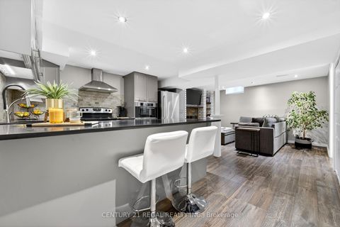 Photo 32 at 481 Camelot Drive W, Eastdale, Oshawa