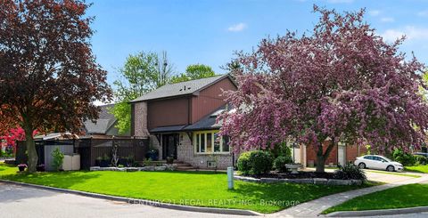 Photo 42 at 481 Camelot Drive W, Eastdale, Oshawa