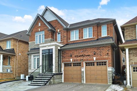 Photo 1 at 9 KINGKNOLL Crescent, Keswick South, Georgina