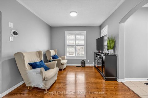 Photo 4 at 141 Raponi Circle, Rouge E11, Toronto