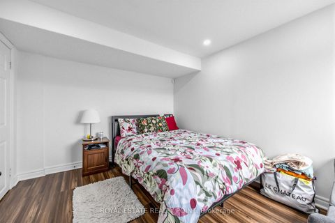 Photo 24 at 141 Raponi Circle, Rouge E11, Toronto