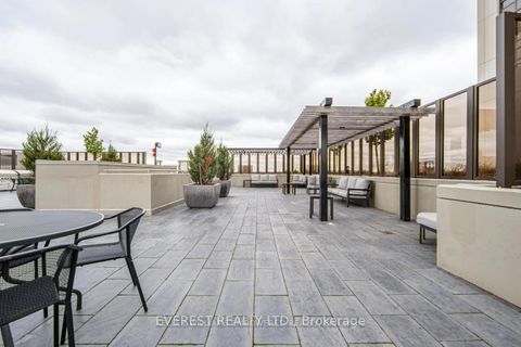Photo 11 at 1706 - 9075 Jane Street, Concord, Vaughan