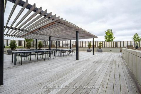 Photo 13 at 1706 - 9075 Jane Street, Concord, Vaughan