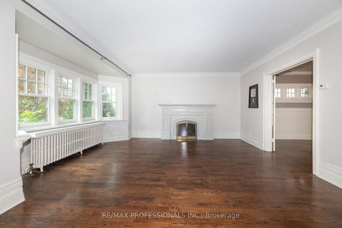 Photo 3 at 61 Grenview Boulevard N, Kingsway South, Toronto