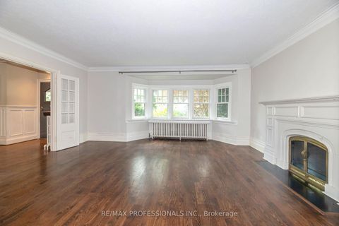 Photo 4 at 61 Grenview Boulevard N, Kingsway South, Toronto