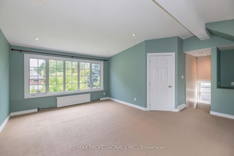 Photo 13 at 61 Grenview Boulevard N, Kingsway South, Toronto