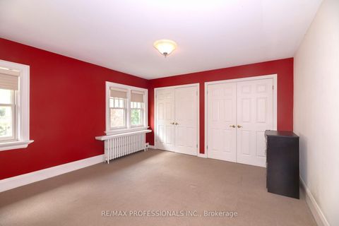 Photo 15 at 61 Grenview Boulevard N, Kingsway South, Toronto