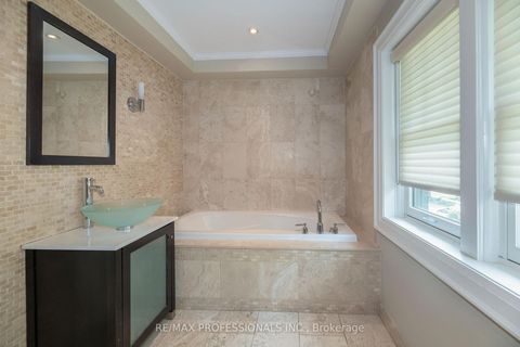 Photo 17 at 61 Grenview Boulevard N, Kingsway South, Toronto
