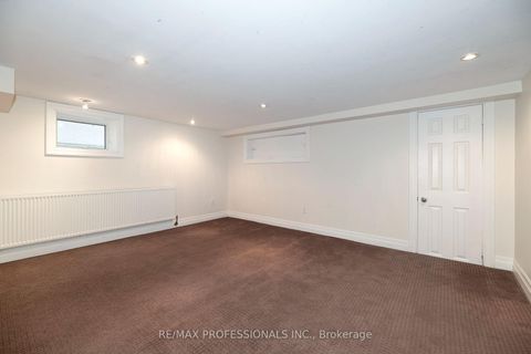 Photo 18 at 61 Grenview Boulevard N, Kingsway South, Toronto