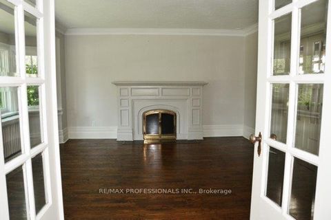 Photo 29 at 61 Grenview Boulevard N, Kingsway South, Toronto