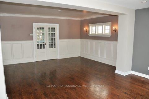 Photo 32 at 61 Grenview Boulevard N, Kingsway South, Toronto