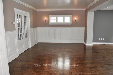 Photo 33 at 61 Grenview Boulevard N, Kingsway South, Toronto