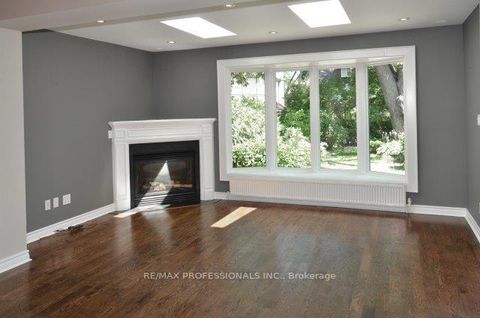 Photo 35 at 61 Grenview Boulevard N, Kingsway South, Toronto