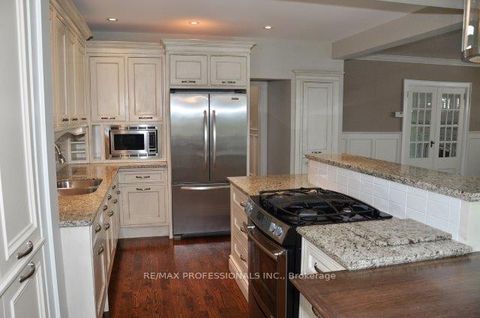 Photo 37 at 61 Grenview Boulevard N, Kingsway South, Toronto