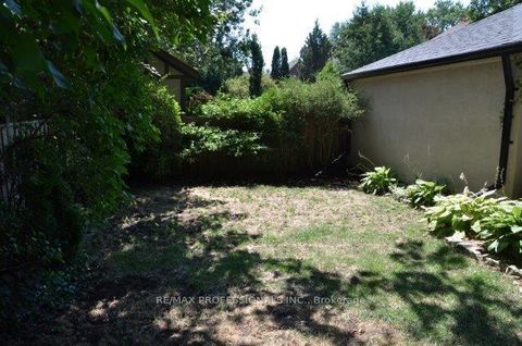 Photo 46 at 61 Grenview Boulevard N, Kingsway South, Toronto