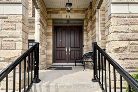 Photo 3 at 10 Ridgepoint Road, Kleinburg, Vaughan