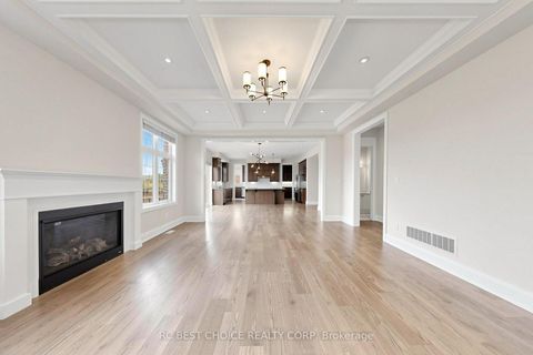 Photo 5 at 10 Ridgepoint Road, Kleinburg, Vaughan