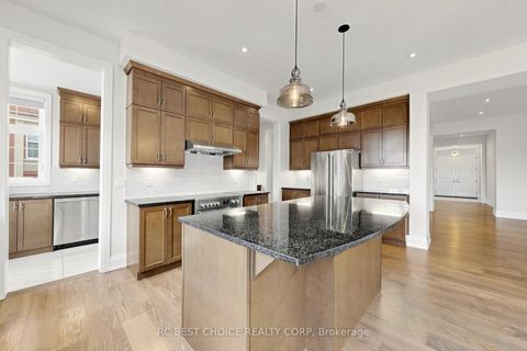 Photo 8 at 10 Ridgepoint Road, Kleinburg, Vaughan