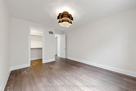 Photo 43 at 10 Ridgepoint Road, Kleinburg, Vaughan