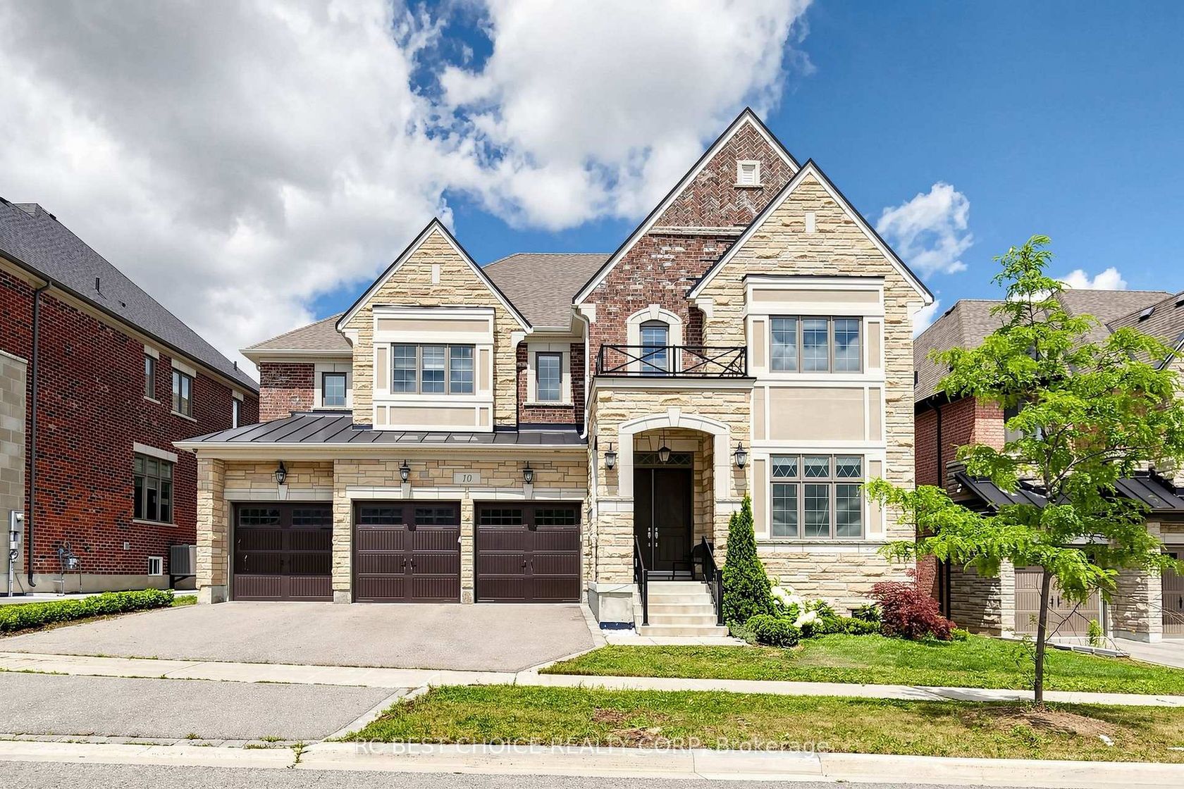 10 Ridgepoint Road, Kleinburg, Vaughan photo number 2