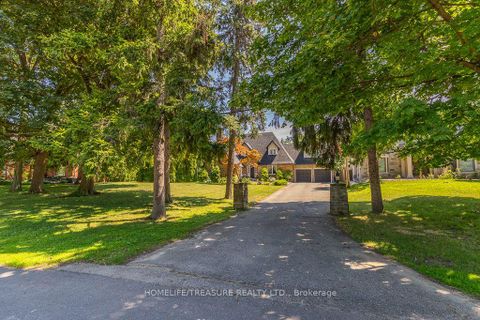 Photo 1 at 39 Yorkleigh Avenue, Humber Heights, Toronto