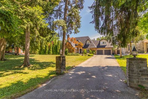 Photo 2 at 39 Yorkleigh Avenue, Humber Heights, Toronto