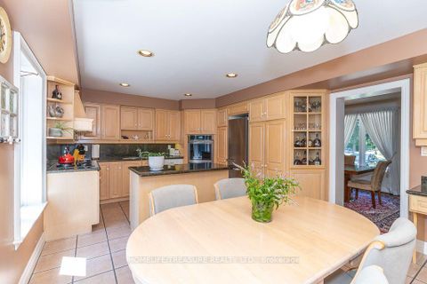 Photo 8 at 39 Yorkleigh Avenue, Humber Heights, Toronto