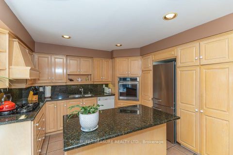 Photo 9 at 39 Yorkleigh Avenue, Humber Heights, Toronto