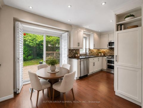 Photo 3 at 19 Jessica Gardens, Yorkhill, Vaughan