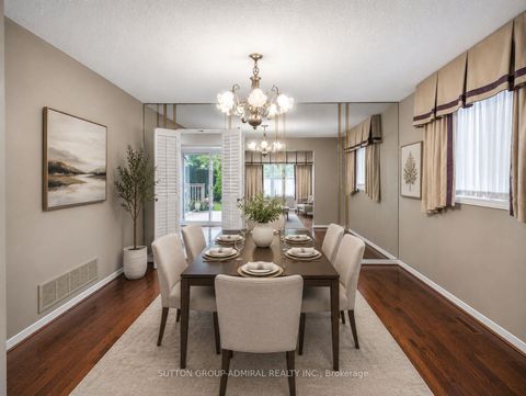 Photo 4 at 19 Jessica Gardens, Yorkhill, Vaughan