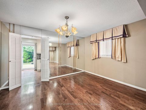 Photo 9 at 19 Jessica Gardens, Yorkhill, Vaughan