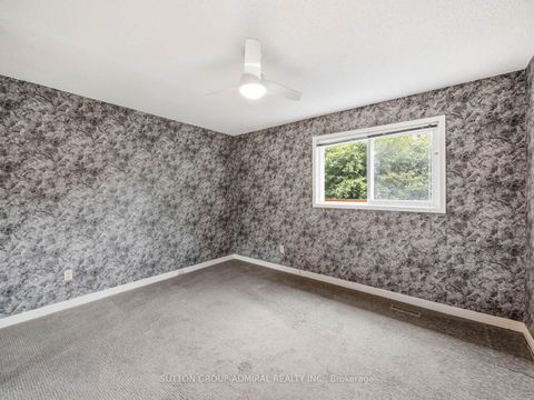 Photo 31 at 19 Jessica Gardens, Yorkhill, Vaughan