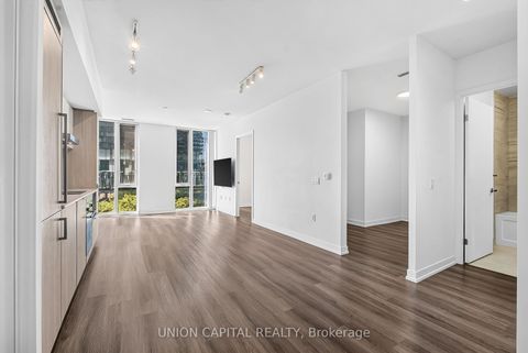 Photo 4 at 909 - 138 Downes Street, Waterfront Communities C8, Toronto