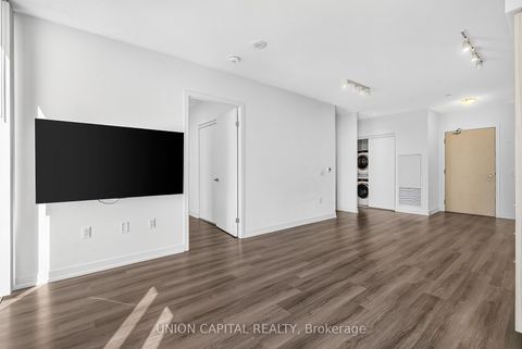 Photo 5 at 909 - 138 Downes Street, Waterfront Communities C8, Toronto