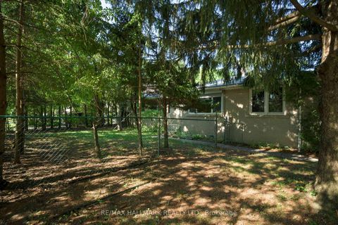 Photo 2 at 4 Crestview Road, Nobleton, King
