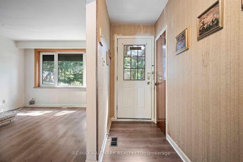 Photo 5 at 4 Crestview Road, Nobleton, King