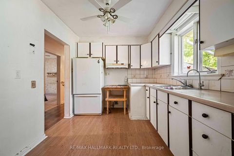 Photo 9 at 4 Crestview Road, Nobleton, King