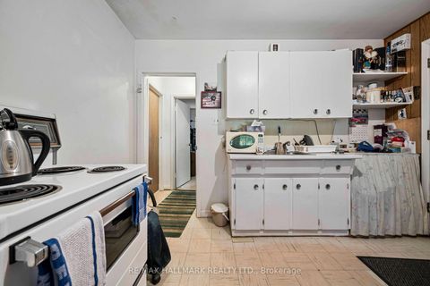 Photo 12 at 4 Crestview Road, Nobleton, King