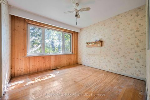 Photo 14 at 4 Crestview Road, Nobleton, King