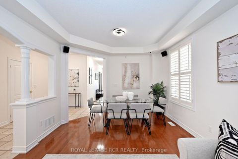 Photo 14 at 43 Ivy Glen Drive, Patterson, Vaughan