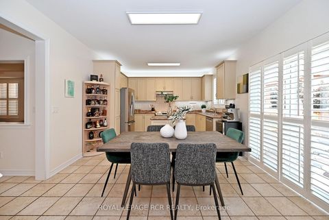 Photo 16 at 43 Ivy Glen Drive, Patterson, Vaughan