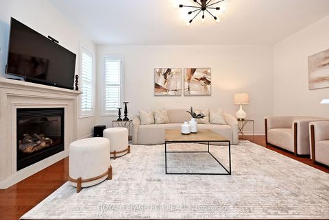Photo 23 at 43 Ivy Glen Drive, Patterson, Vaughan