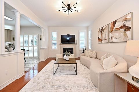 Photo 24 at 43 Ivy Glen Drive, Patterson, Vaughan