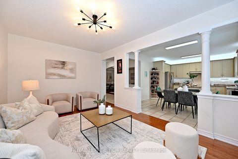 Photo 25 at 43 Ivy Glen Drive, Patterson, Vaughan