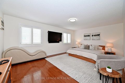Photo 33 at 43 Ivy Glen Drive, Patterson, Vaughan